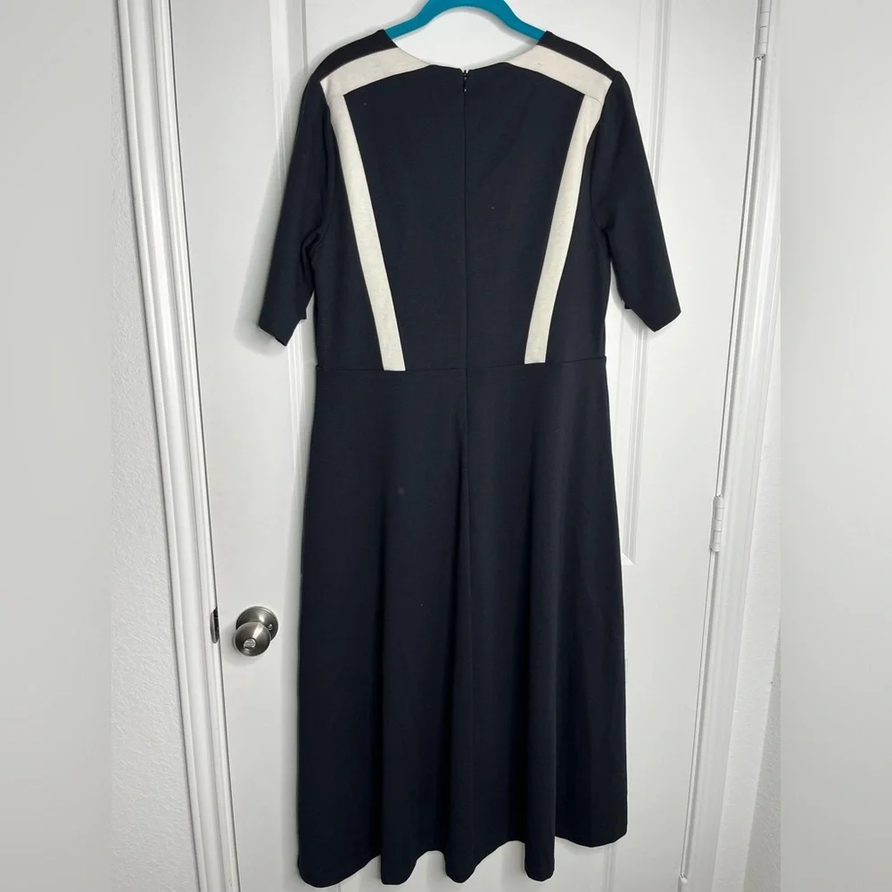 Boden Emily Ponte Midi Dress Black and White
Scoop Neck Size 14L NWT - Picture 8 of 11